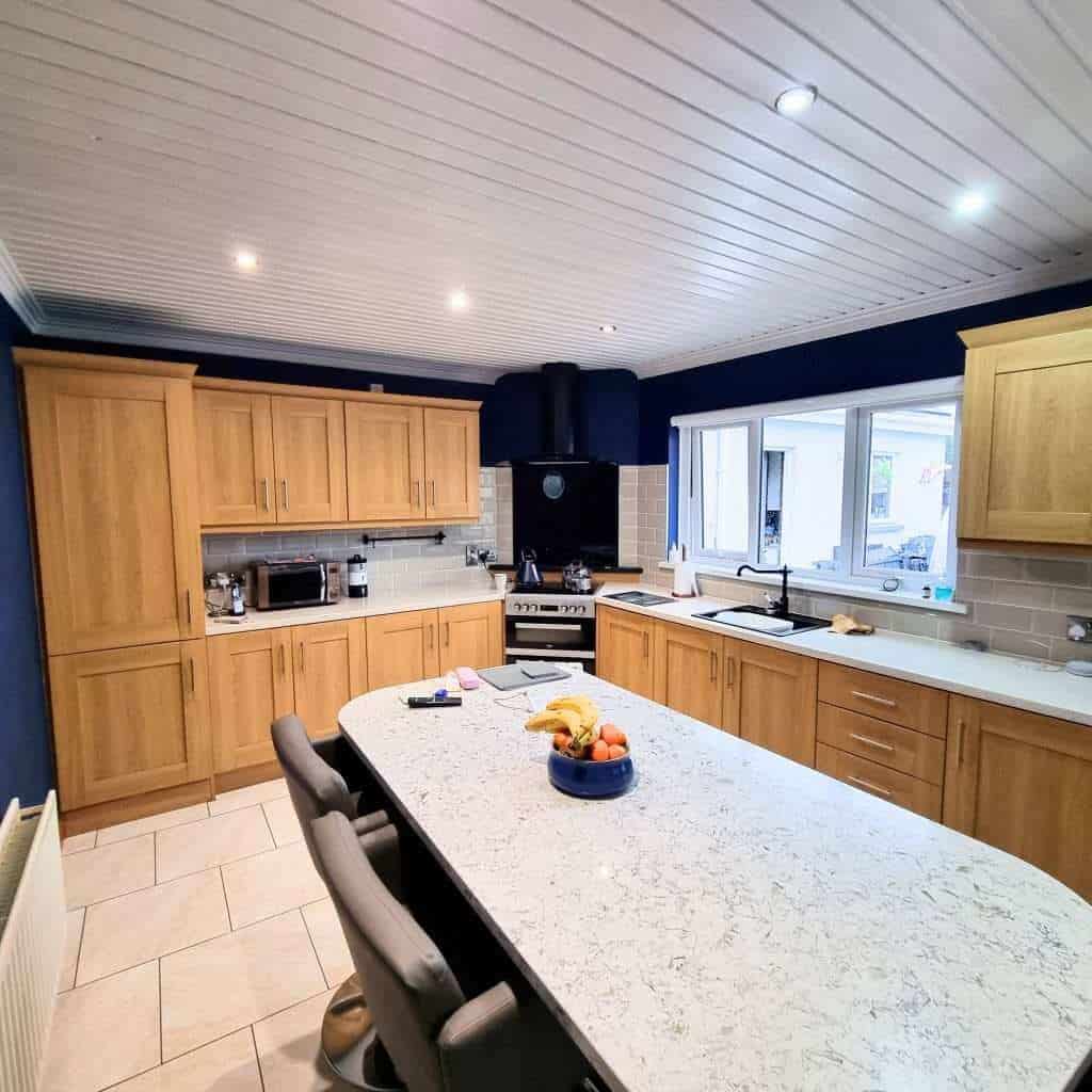 kitchen befor painting 